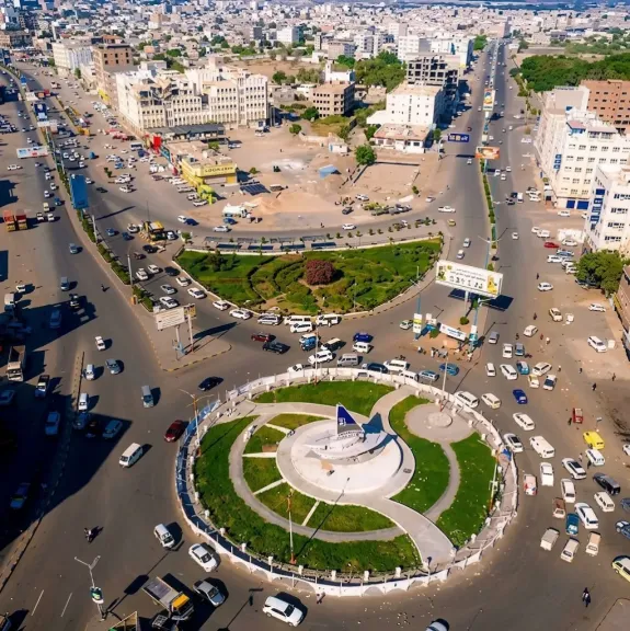 ”زواج مجاني” في عدن.. محافظ العاصمة يُطلق مبادرة غير مسبوقة للشباب